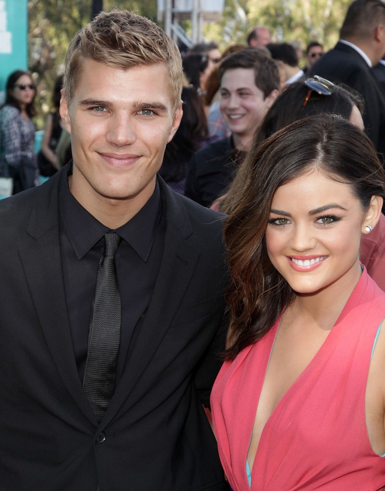 Chris Zylka;Lucy Hale;<br>2012 MTV Movie Awards - Arrivals