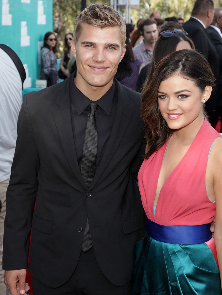 Chris Zylka;Lucy Hale;<br>2012 MTV Movie Awards - Arrivals